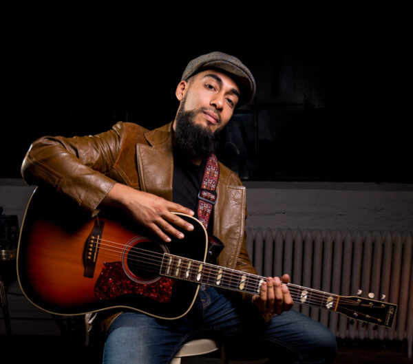 Mo Guzman image